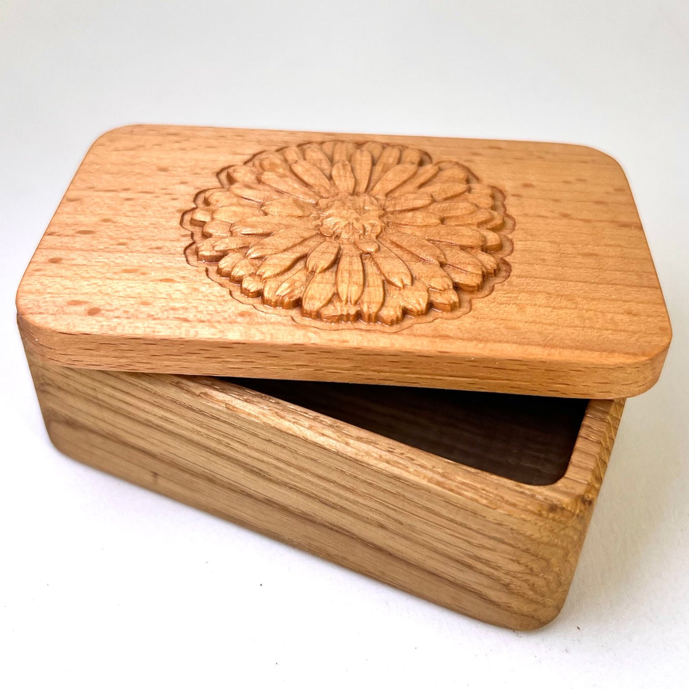 Kleine Holzdose mit Ringelblume – Bild 5