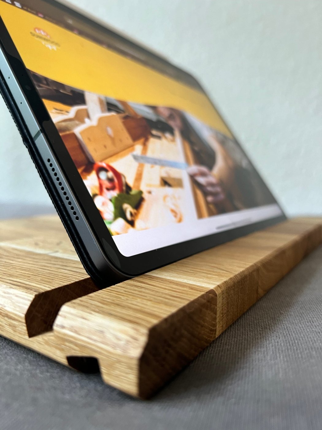 Tablet-Ständer „Oak“ – Bild 6